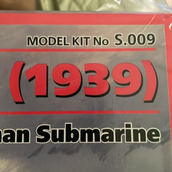 ICM U-Boat Type II B (1939) Model Kit - Picture 7 of 7